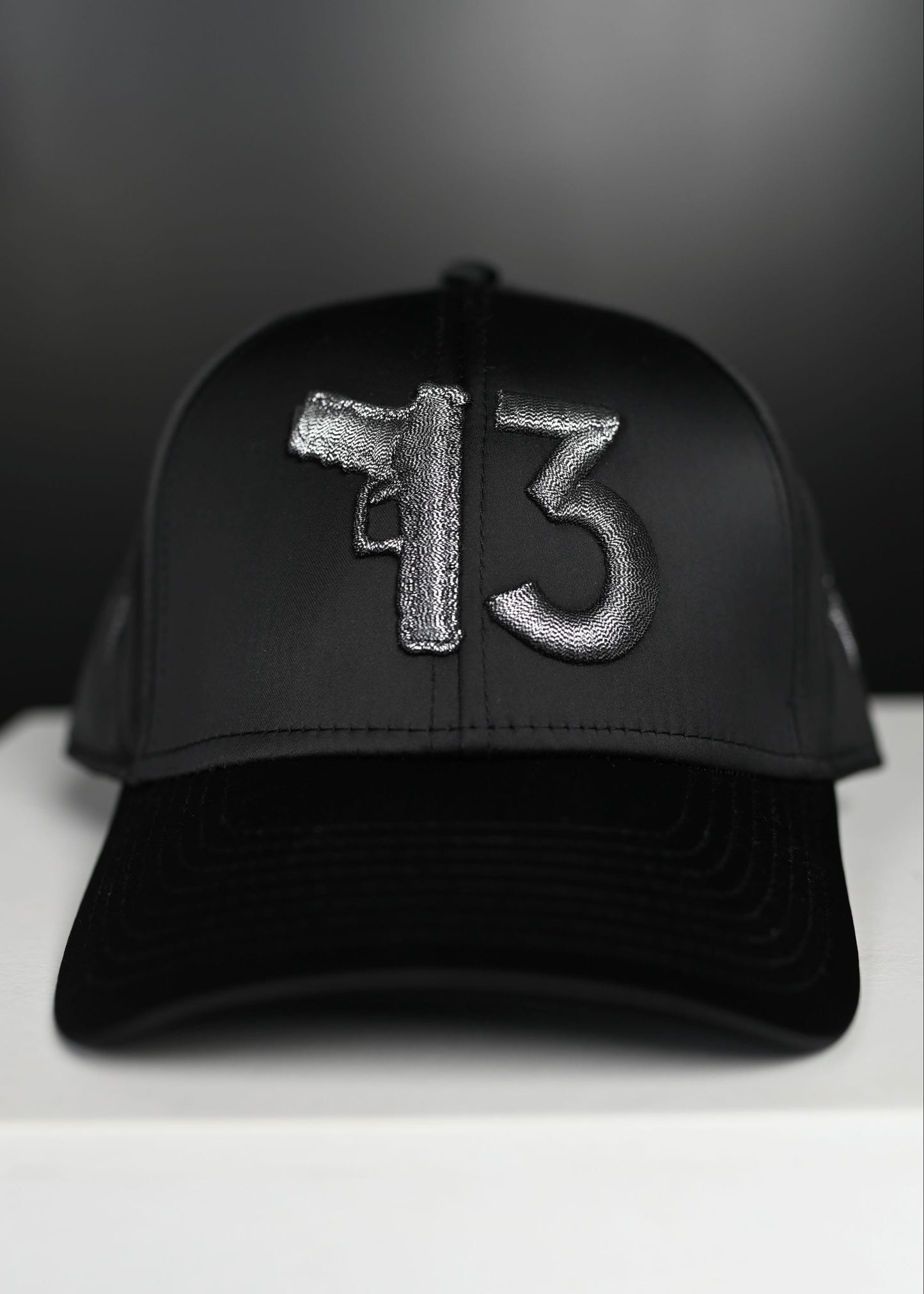 Kepurė su snapeliu "13 stars”