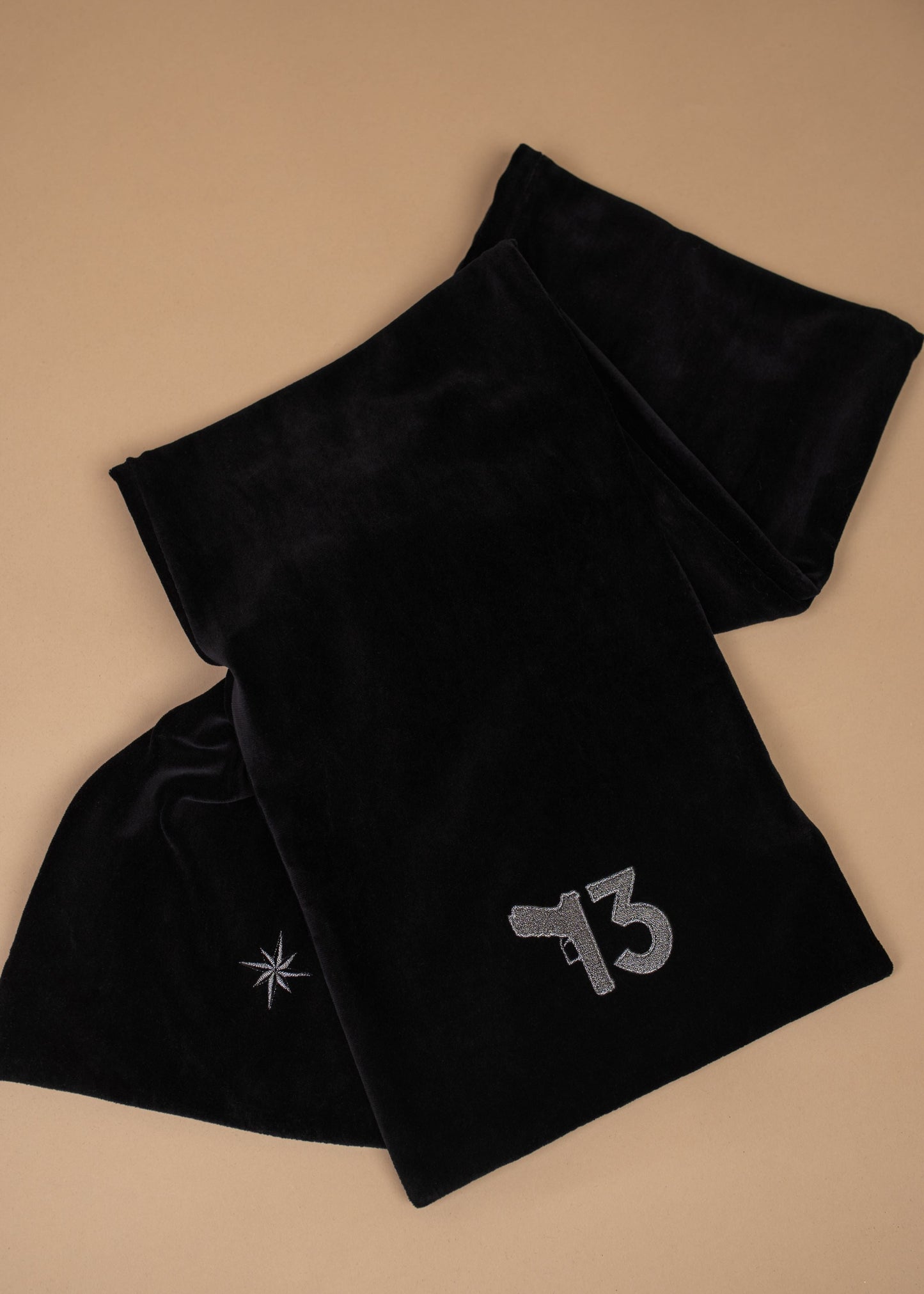 Vyriškas aksominis šalikas "13"