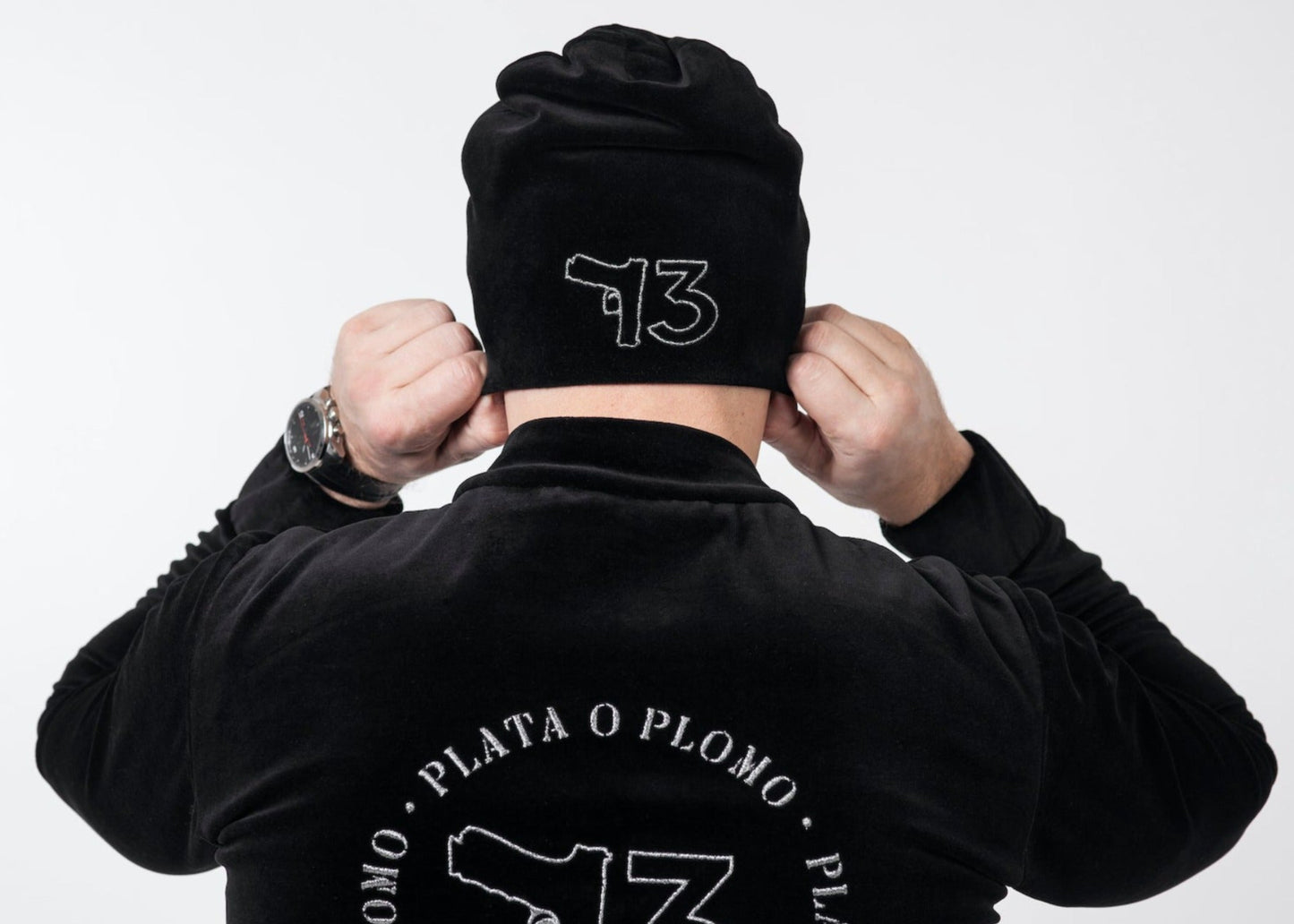 Aksominė kepurė "Plata o Plomo"